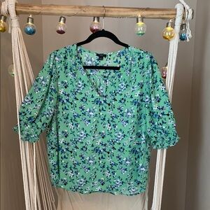 2/$15 Ann Taylor Green Puff Sleeve Blouse LP